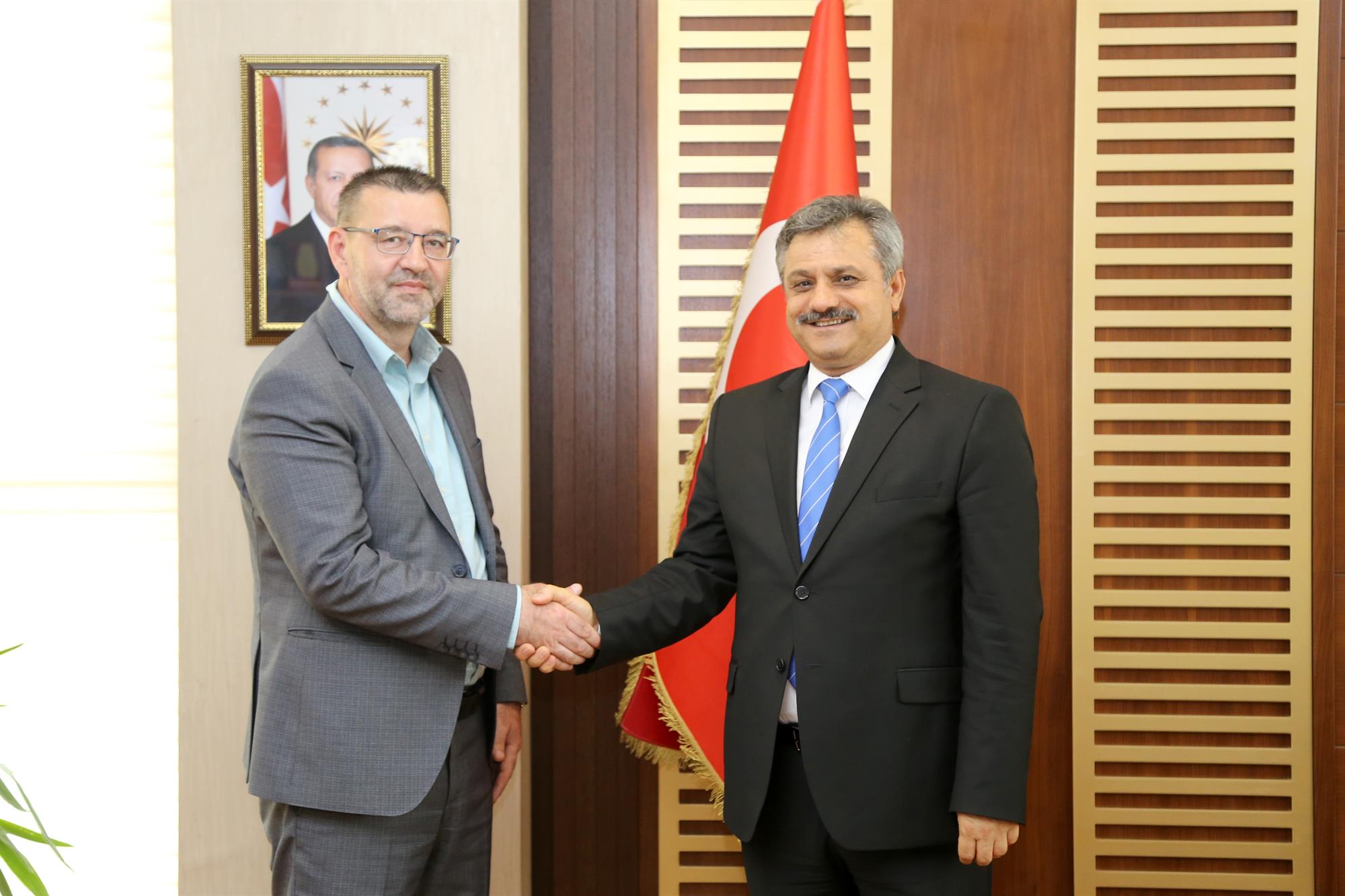 II. Uluslararası Oksidentalizm Sempozyumu Konukları Rektörlük Makamında Ağırlandı